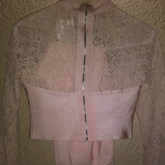 Woman's outfit - Picture 2 of 2